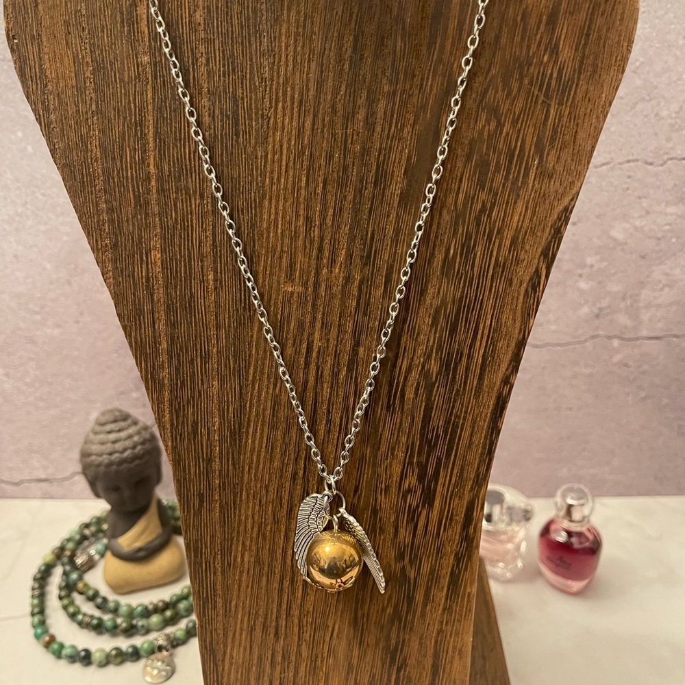 Harry Potter Golden Snitch Necklace and Bracelet Set GUC - Picture 3 of 8